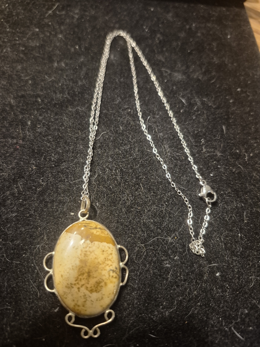 Silver Yellow Cream Agate Oval Pendant Necklace